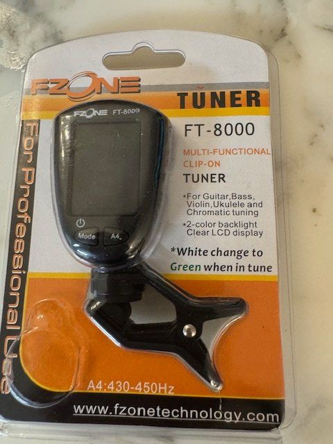 Strumenti musicali: FZONE FT-8000 Clip-On Chromatic Tuner Black – Usato da Wabern venduto da adamovski