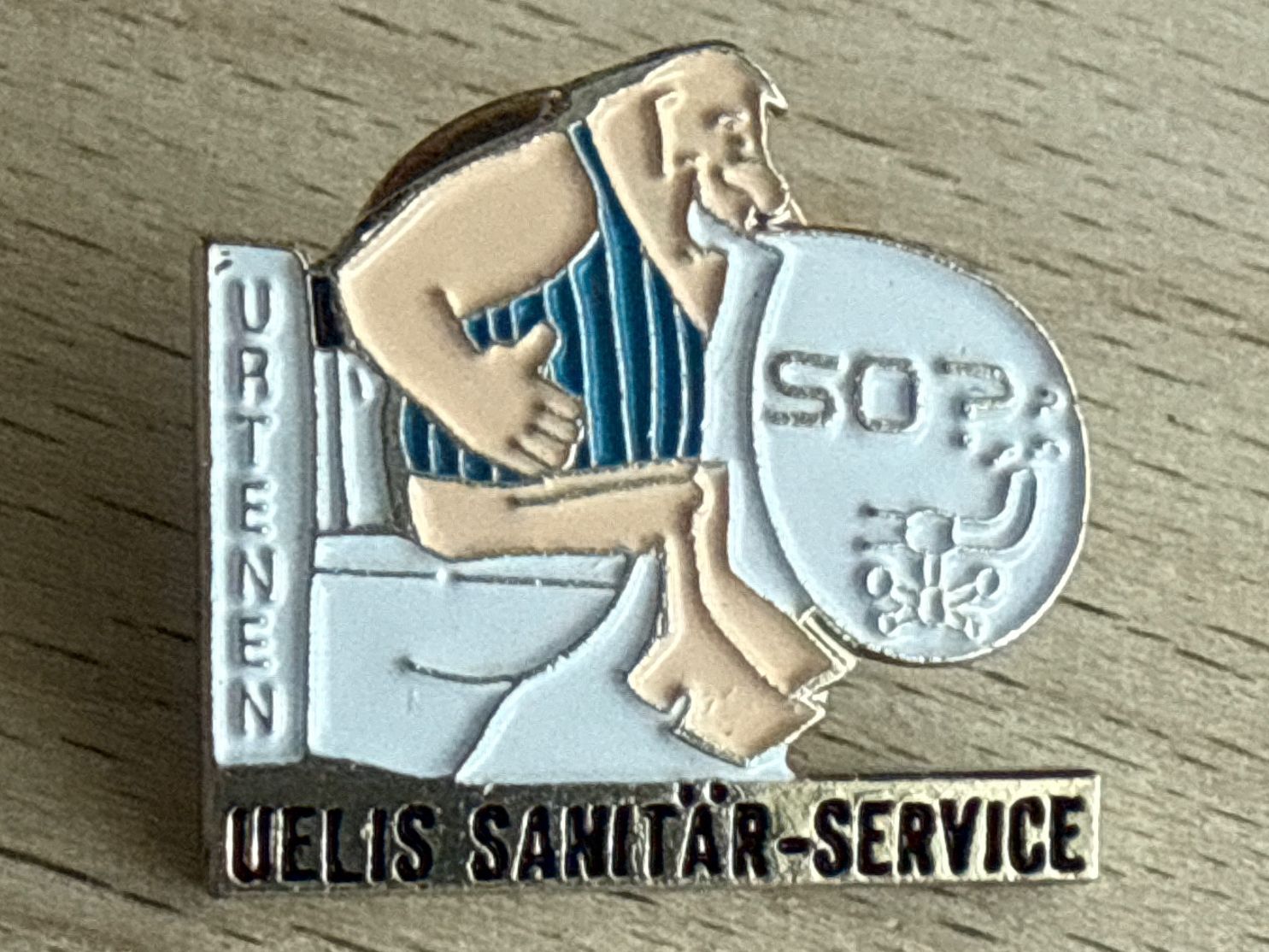 Placchette & Badge: Pin Uelis  Sanitär-Service – Usato da Glattbrugg venduto da Schweigmatt