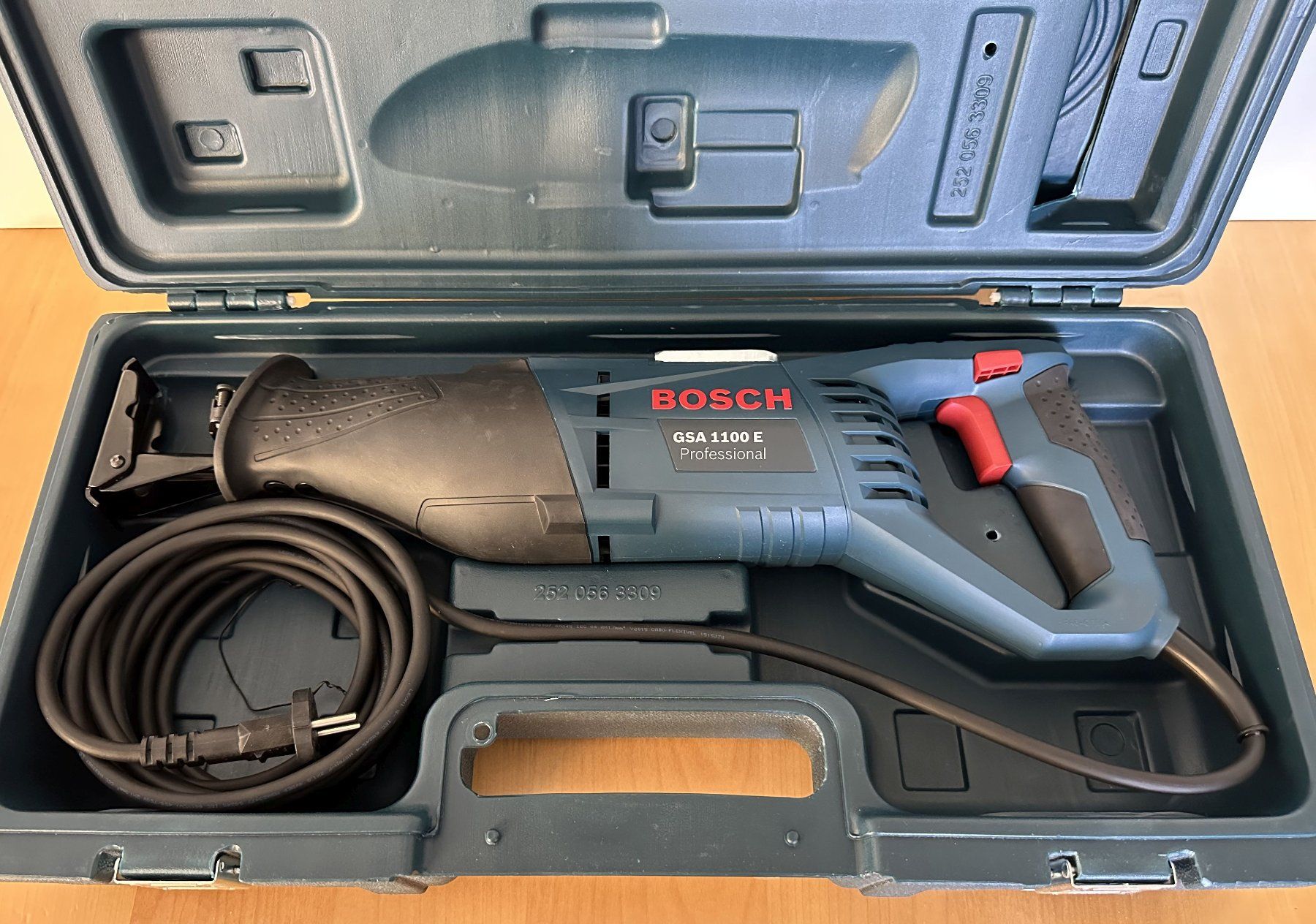 Bosch Seghe: Bosch GSA 1100 E  Professional – Usato da Dielsdorf venduto da Empowered
