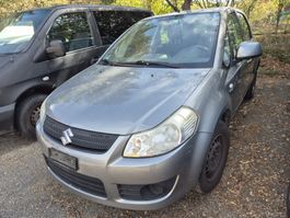 Suzuki SX4 Kompaktwagen grau gebraucht gemäss Bildern