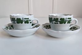 MEISSEN – Zwei Moccatassen mit Unterteller, grüner Weinkranz