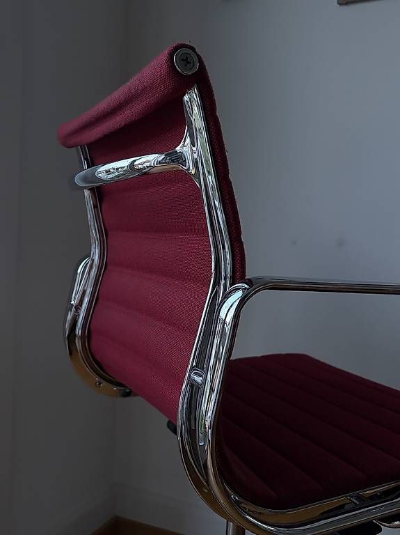Vitra Chaises: Vitra Eames Chair EA117 – D'occasion à Zürich par pau_7n7n 1