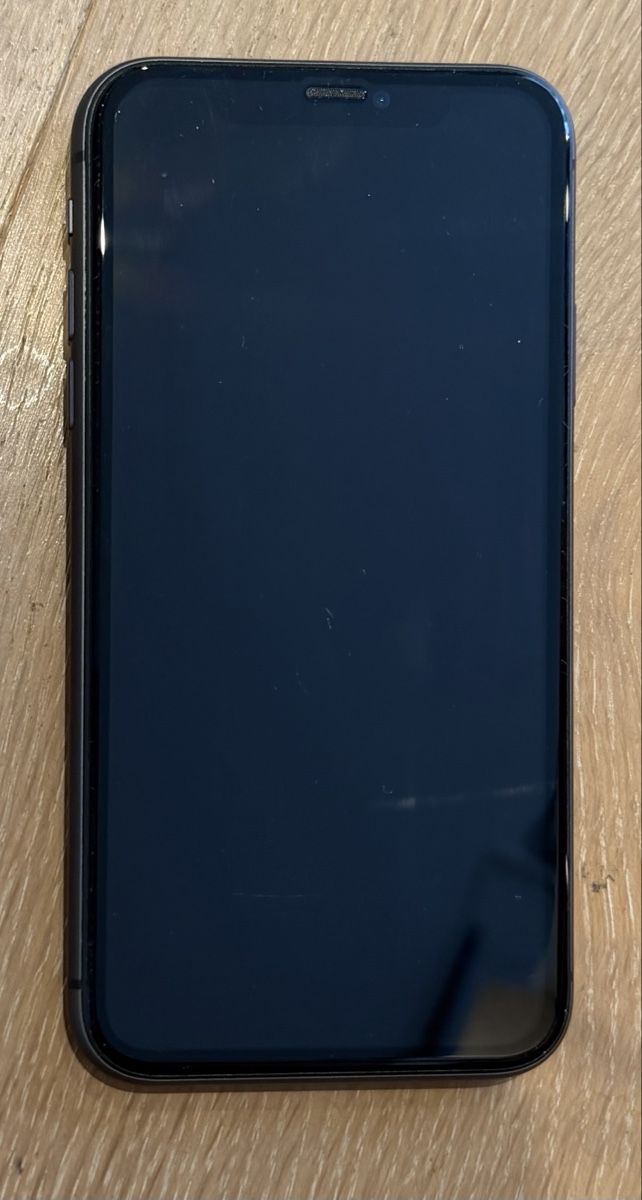 Apple Telefoni cellulari / Smartphones: IPhone 11 64GB schwarz gebraucht – Usato da Meilen venduto da lyn_p2