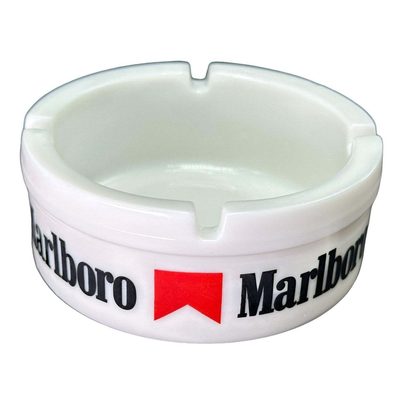 Marlboro Portacenere: Cendrier Marlboro en opaline blanche – Usato da Morges venduto da deco.vintage 5