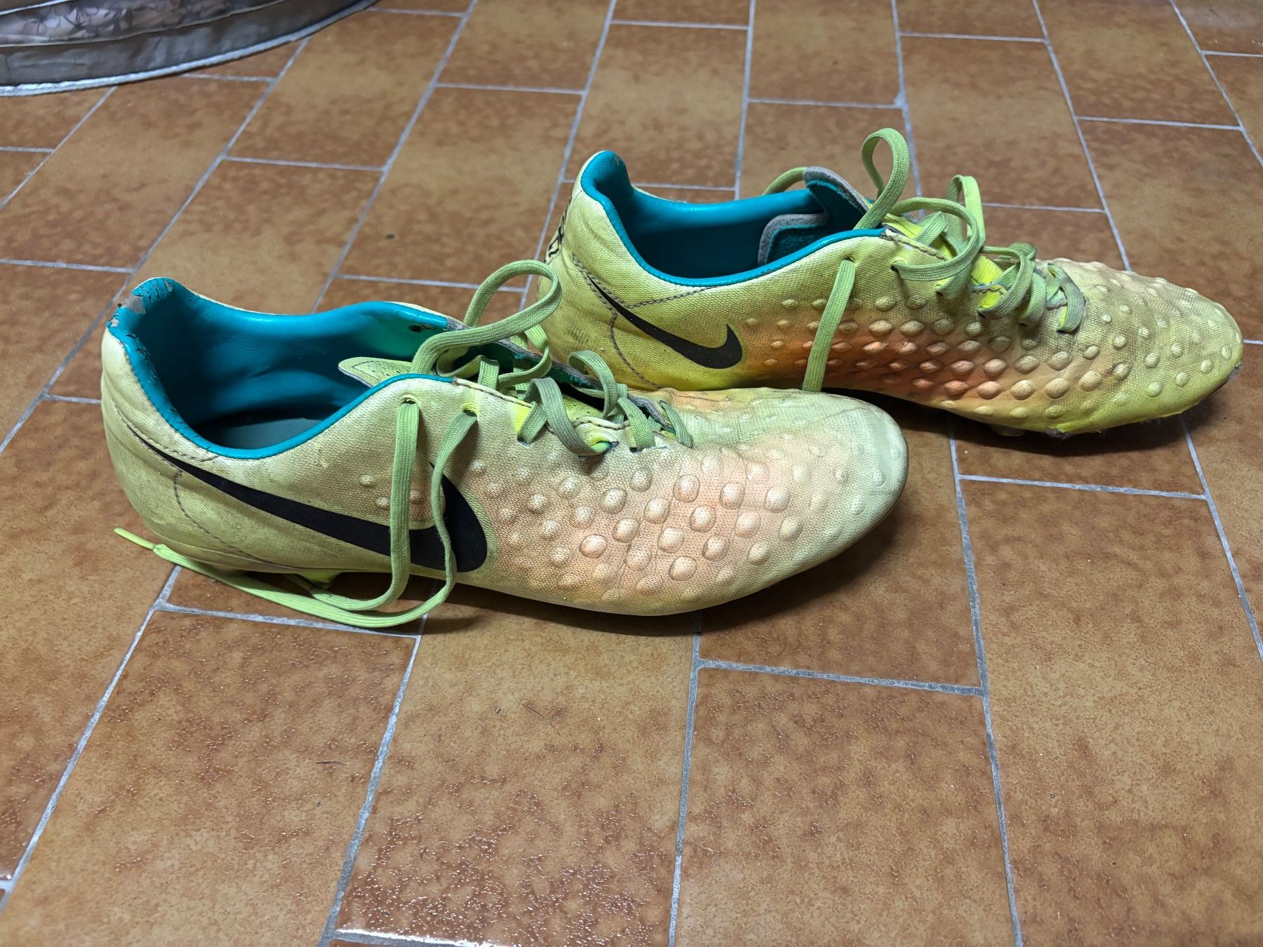 Nike Scarpe da uomo: Fussball Schuhe – Usato da ZOLLIKON venduto da FamilleArleti 3