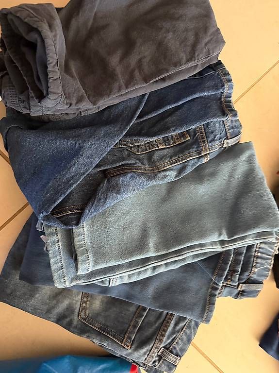 Ensembles coordonnés: XXL Kleiderpaket Jungs 128 – D'occasion à Rümlang par sunschine_90 1