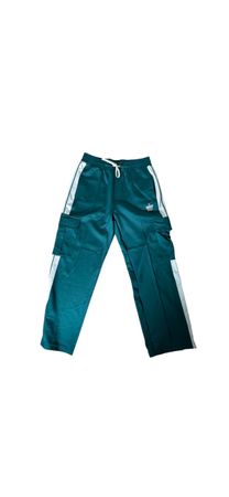 Bershka Jogginghose grün/weiss Gr. M