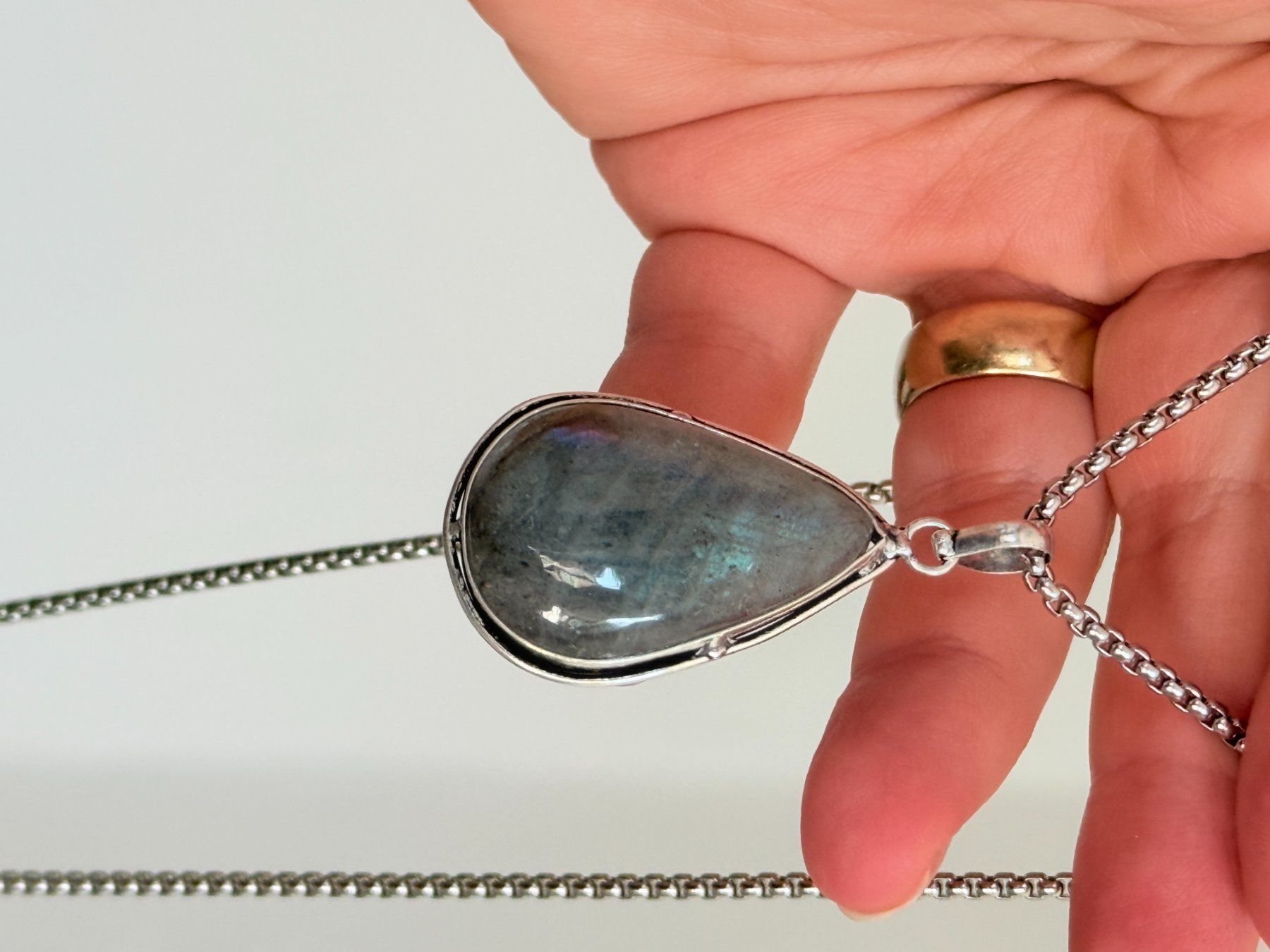 Ketten: Collier avec Labradorite – Neu und originalverpackt aus Genève von AWWA 4