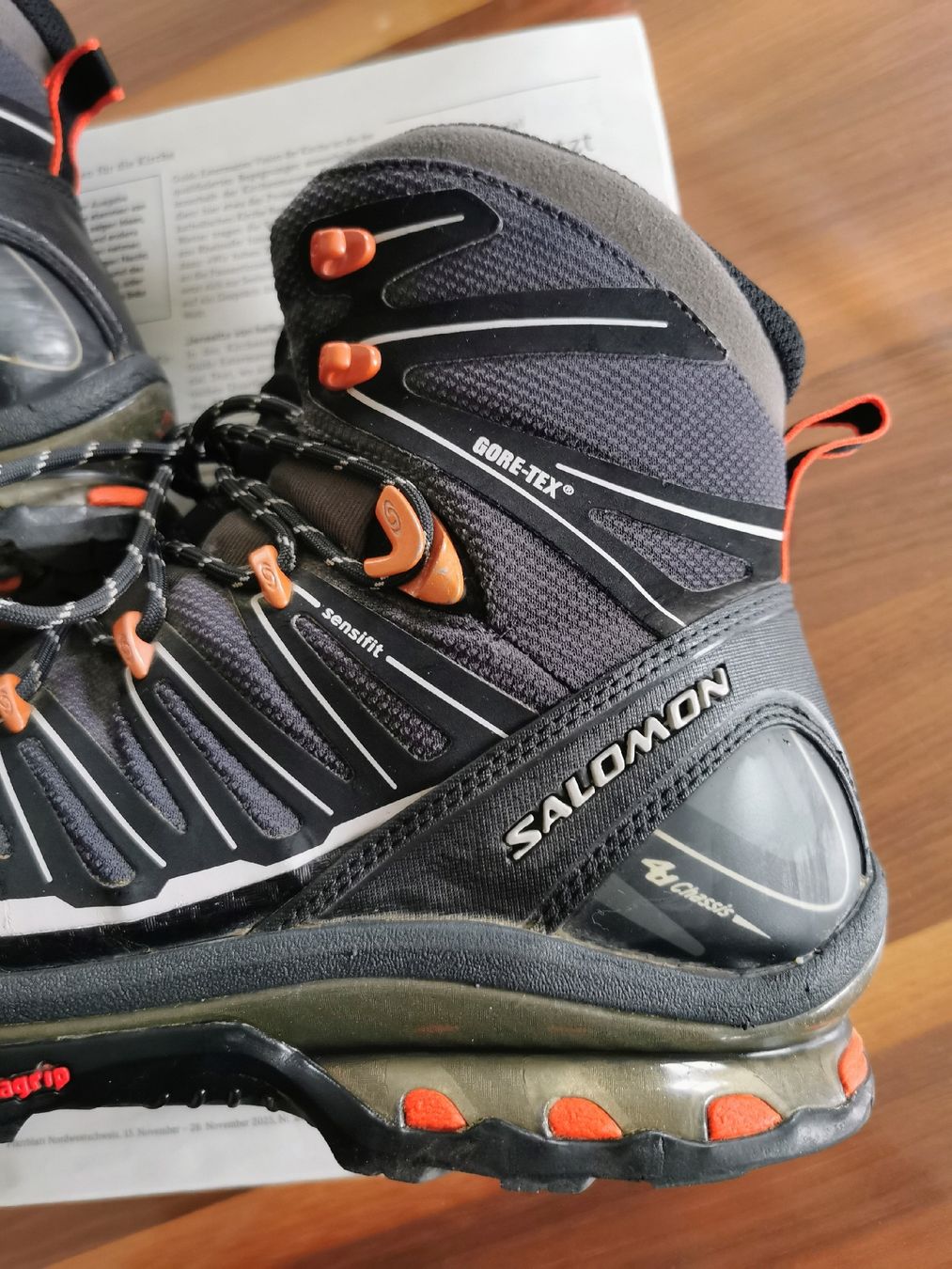 Salomon Scarpe da uomo: Salomon Herren 4D Chassis Wanderschuh gr. 44 – Usato da Stein AG venduto da salentino67 3