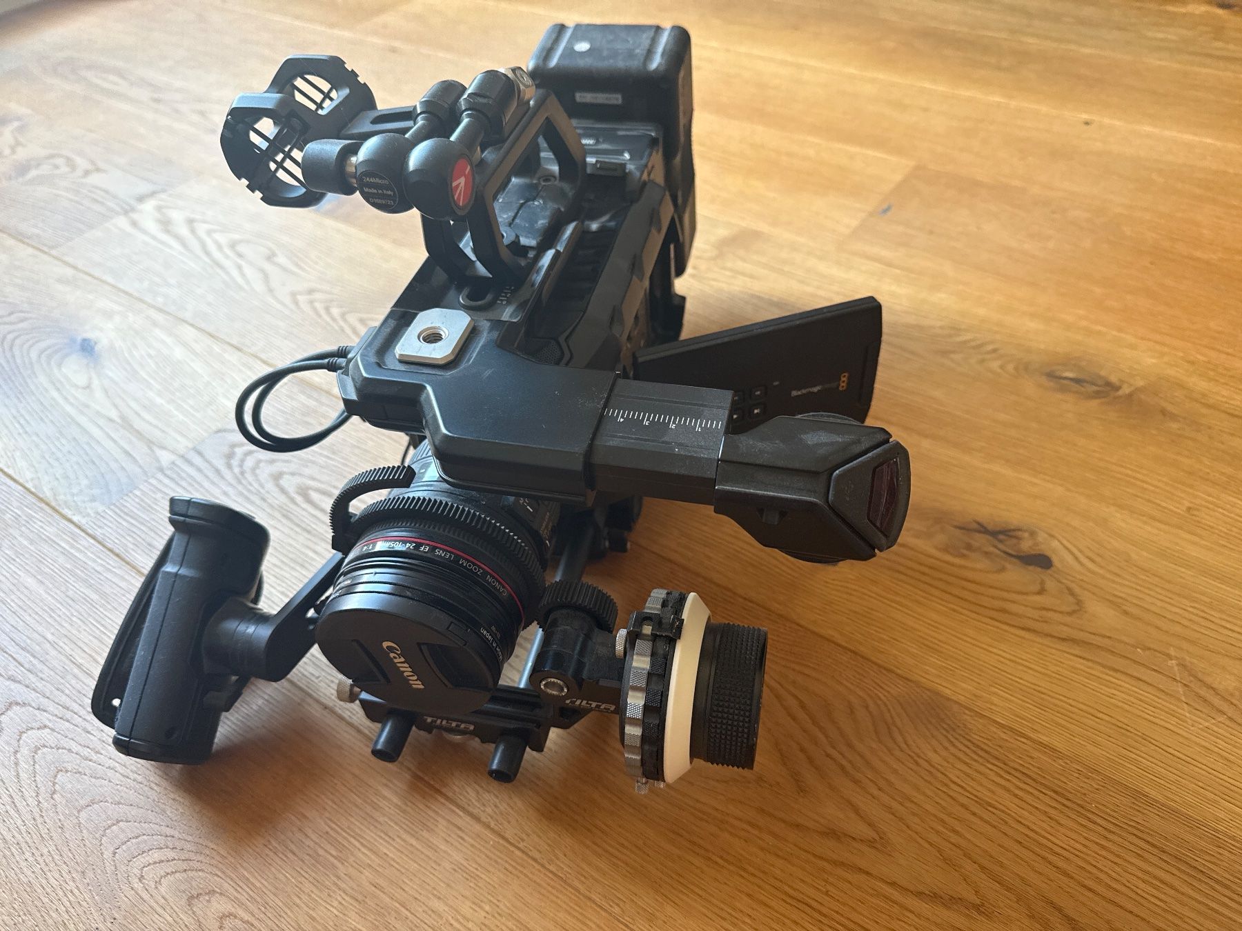 Blackmagic Camcorder: Blackmagic URSA 4K + Viewfinder + SSD Recorder | EF Mount | – Gebraucht aus Schönenbuch von rgilvert 1