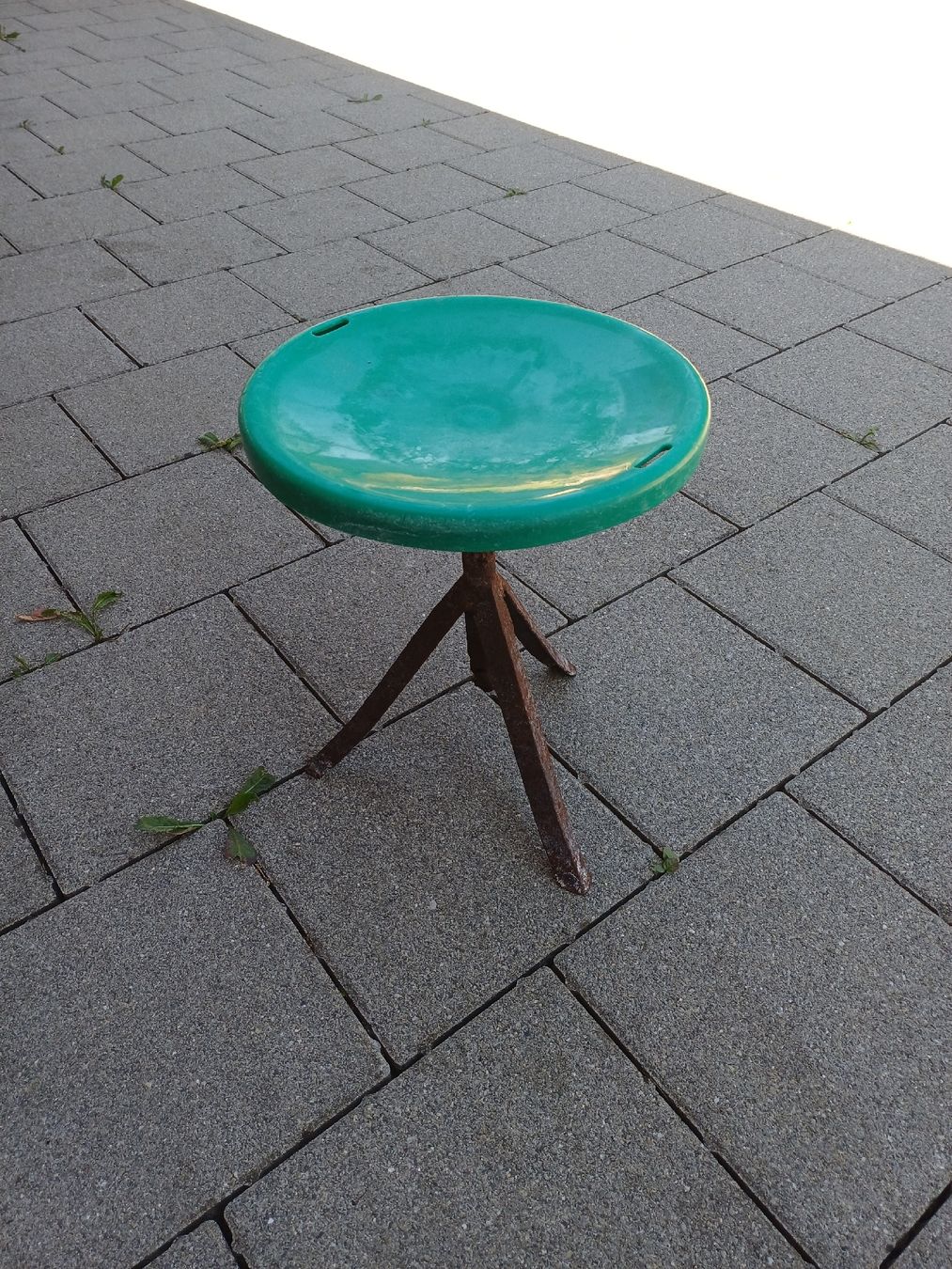 Hocker: Hocker grün H34cm Durchmesser Teller 27cm gebraucht – Gebraucht aus Zuckenriet von Res.