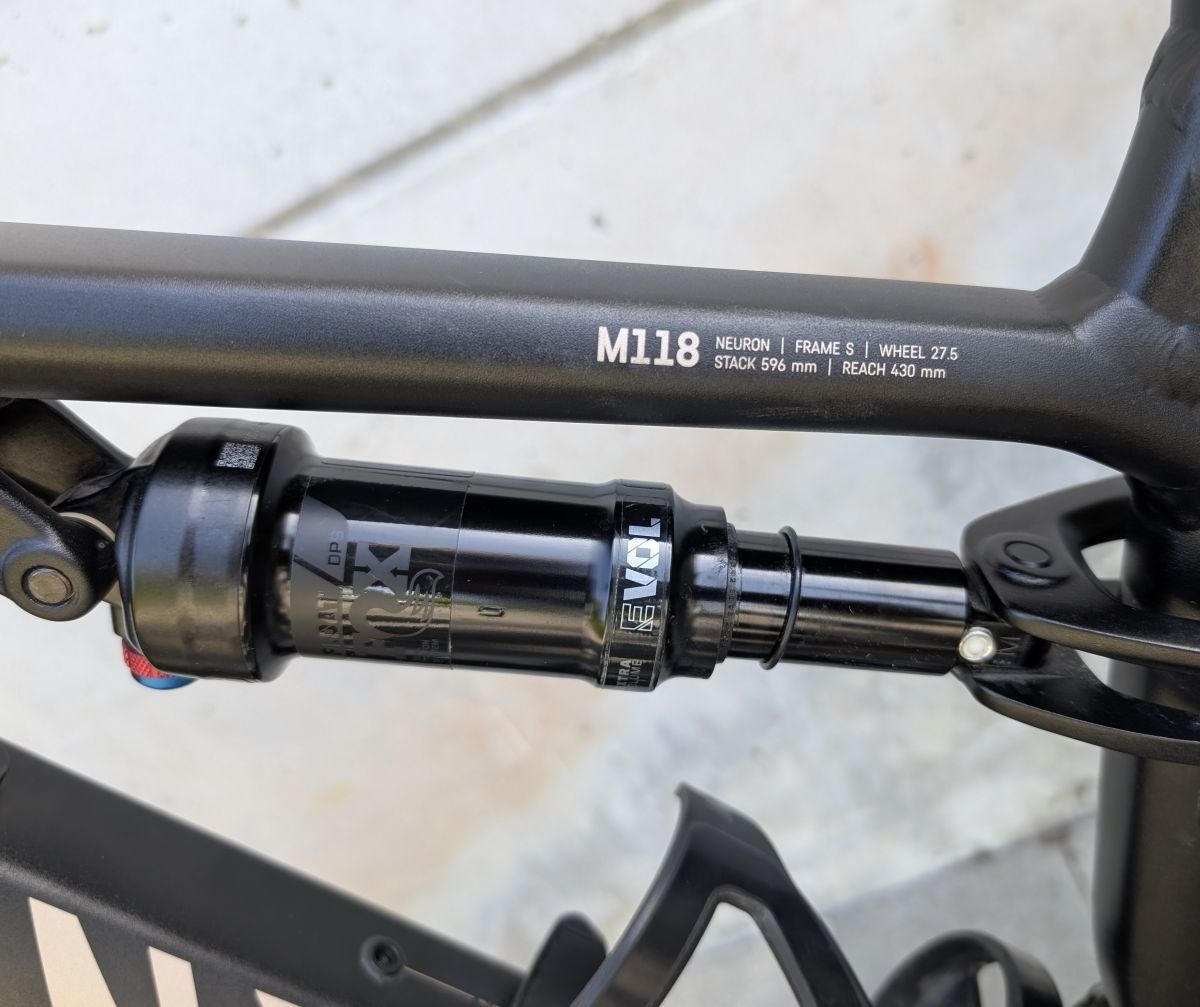 Canyon Velos: CANYON Neuron 7 Crest Black - Size S – Gebraucht aus Frauenfeld von Mrmoto 2