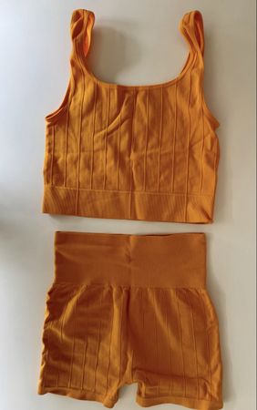 Sport-Set Sommer Gr. S Top/Shorts orange