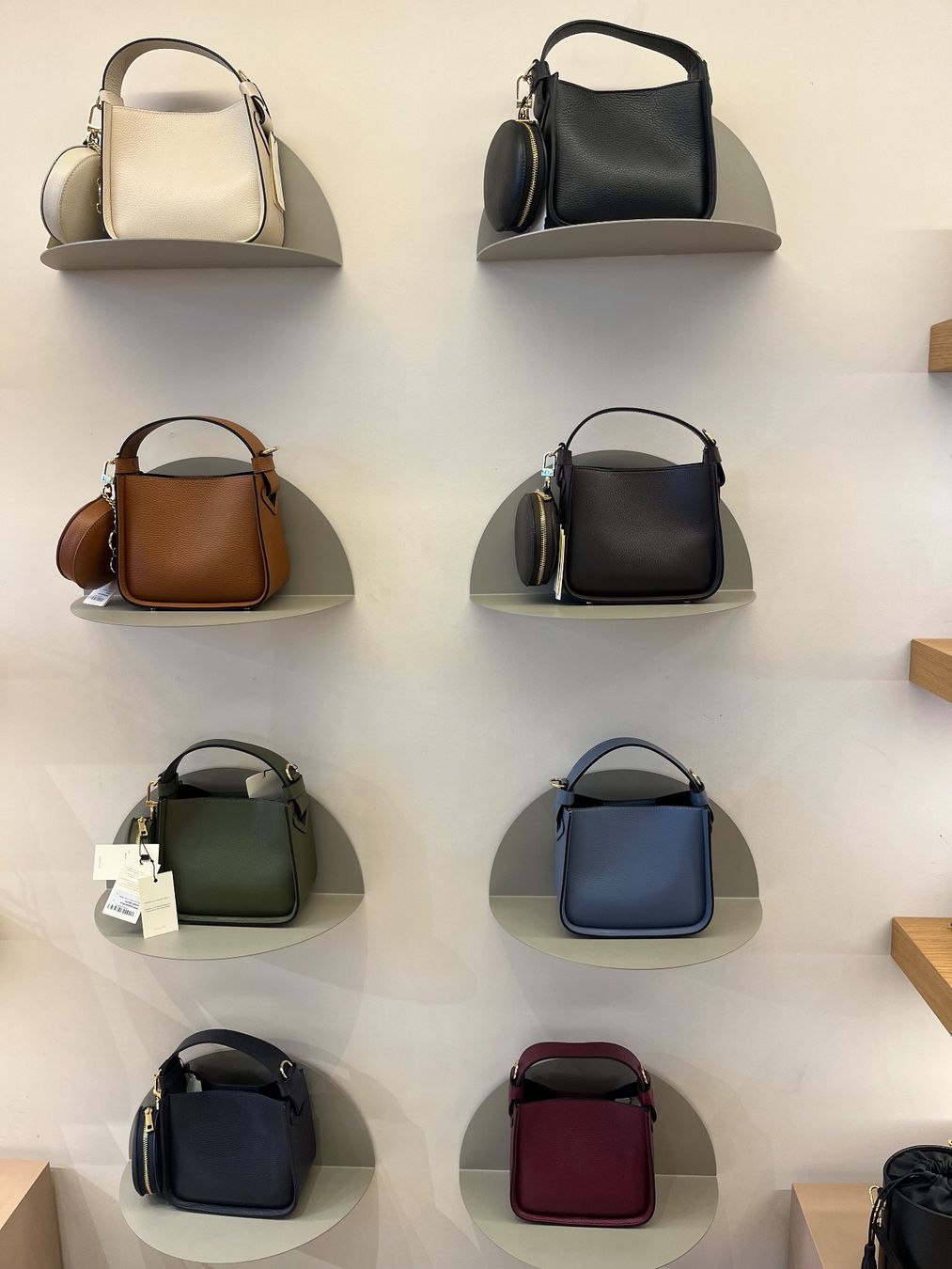 Taschen für Damen: Blue petrol leather shoulderbag – Gebraucht aus Lausanne von Chika_Tetsu 1