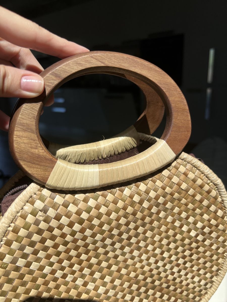 Taschen für Damen: Stylish Woven Bag with Wooden Handle – Gebraucht aus Goldau von Kseniya123 2