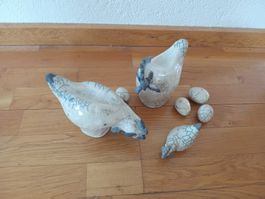 Keramik-Hühner mit Eiern Osterdeko