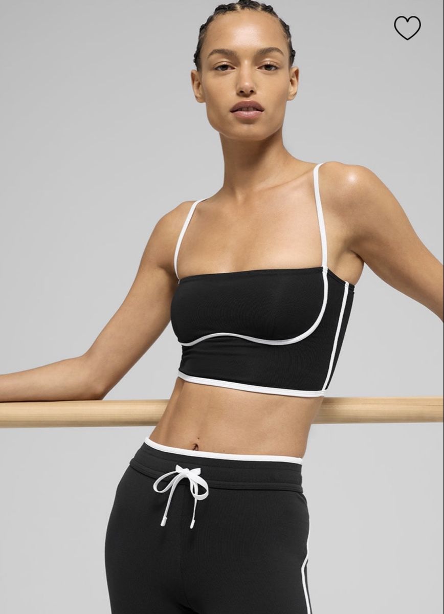 Alo Yoga Altra biancheria intima: Alo Yoga Airbrush Streamlined Bra Top – Nuovo e nell'imballaggio originale da Meilen venduto da nic_77cd