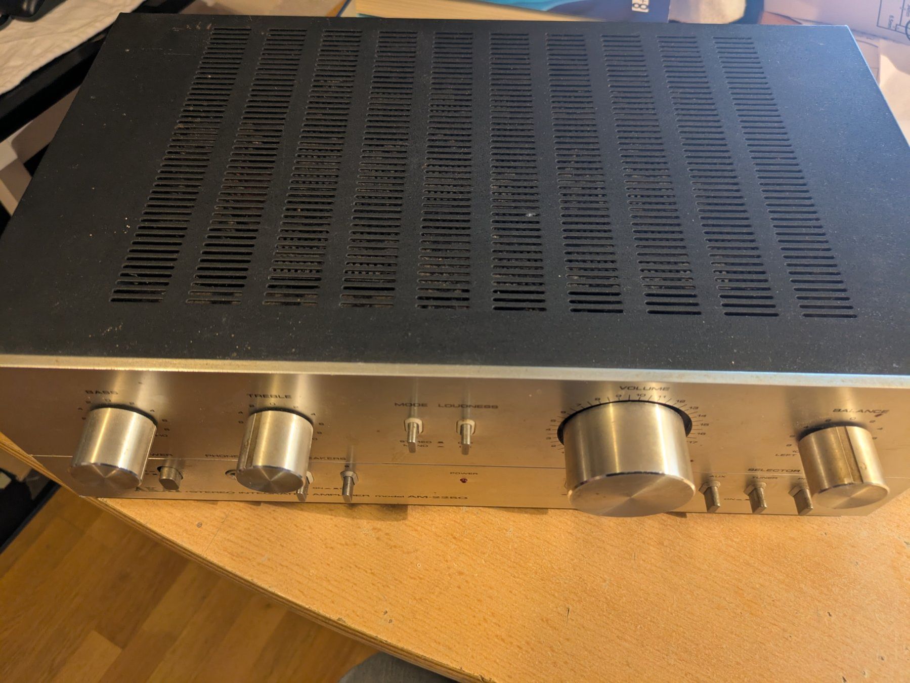 Akai Amplificatori: AKAI Amplifier - AM-2250 – Difettoso da Zürich venduto da lazygalaxy 1