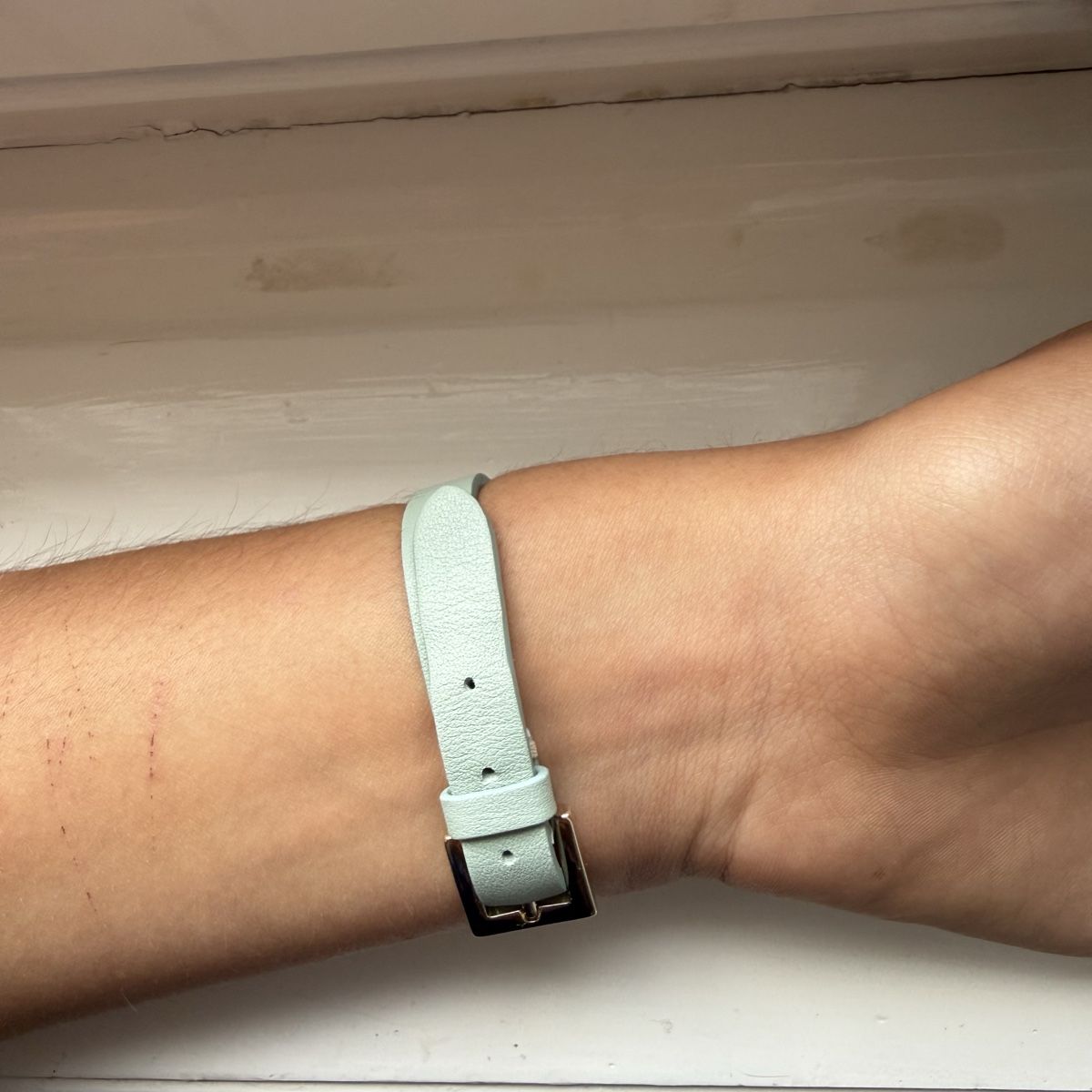 Valentino Armbänder & -reifen: Bracciale donna con logo V e strass – Gebraucht aus Zuoz von cla_9f8s 1