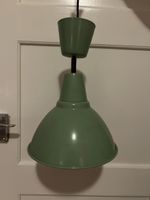 Lindgrüne Deckenlampe