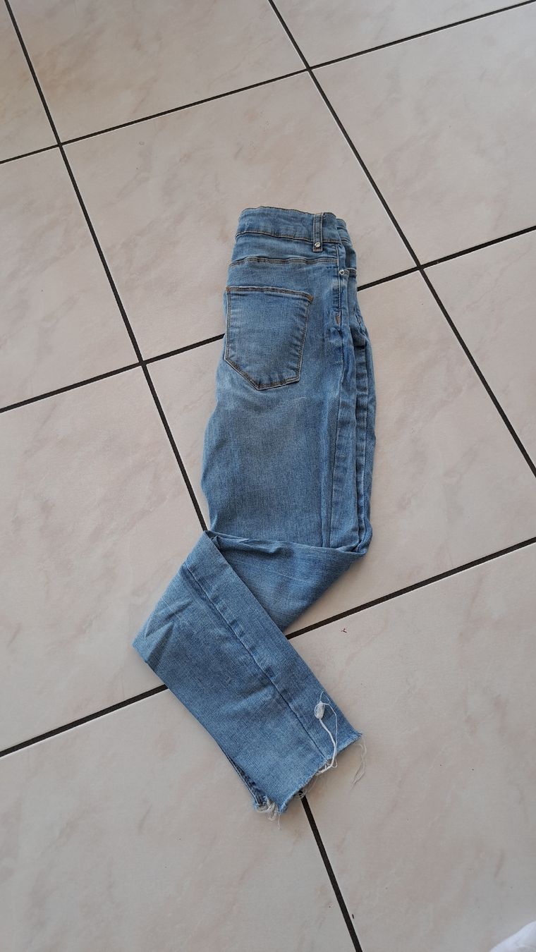 Pantaloni: jeans ONLY 34 – Nuovo (secondo la descrizione) da RIAZ venduto da Betty012 1