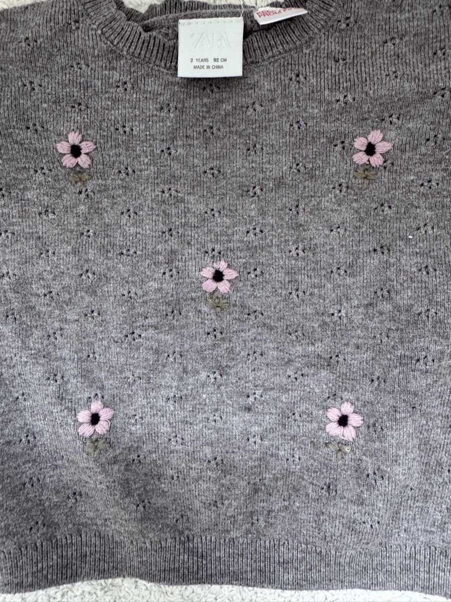 Zara Pulls et sweat-shirts: Zara Mädchen Pullover Grösse 92 – Neuf (Voir description) à Oltingen par Funnyface 1