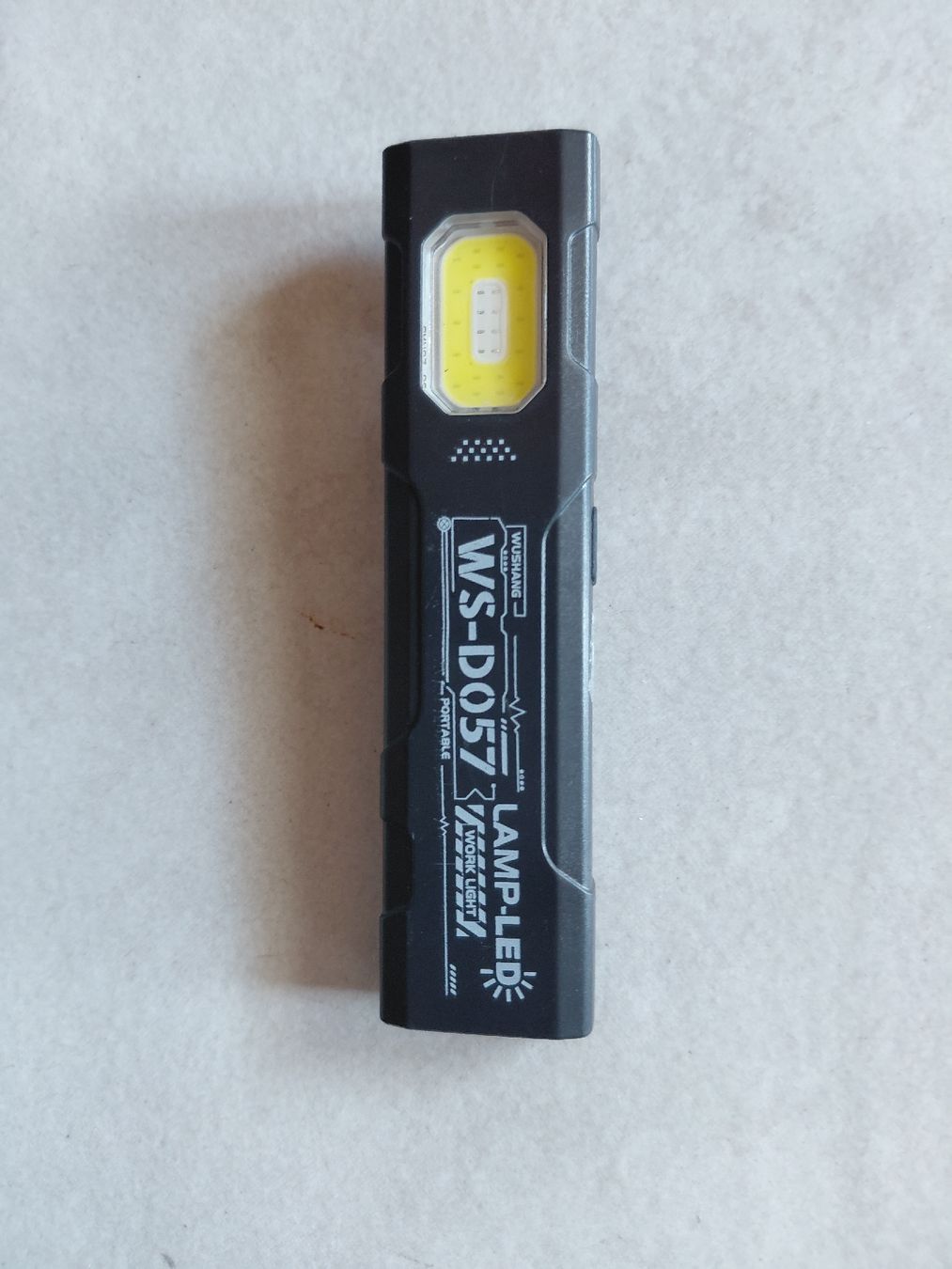 Lampade: Arbeitslampe wiederaufladbar – Nuovo e nell'imballaggio originale da Bütschwil venduto da fredi1970