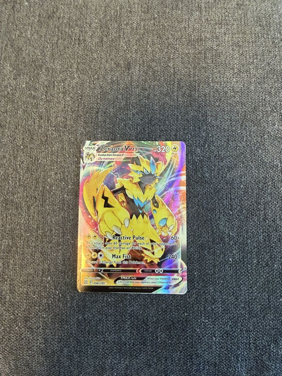 Pokémon Carte collezionabili: Pokémon Zeraora VMAX 054/195 – Usato da Liestal venduto da arl_6tv7