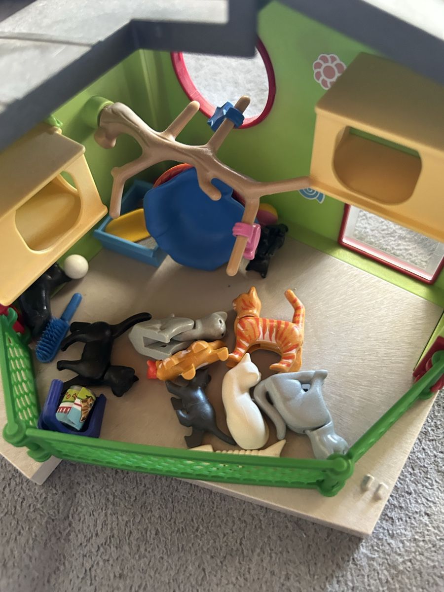Playmobil Giocattoli: Playmobil Katzenheim – Usato da Wohlen b. Bern venduto da Honeypie 3