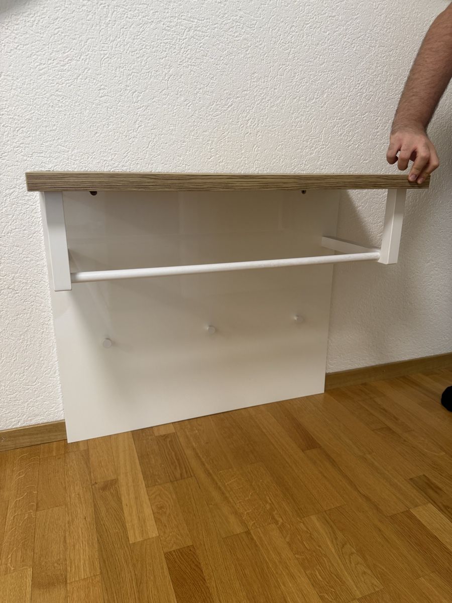 Porte manteau: Garderobe  – D'occasion à Thalwil par BerRef 2