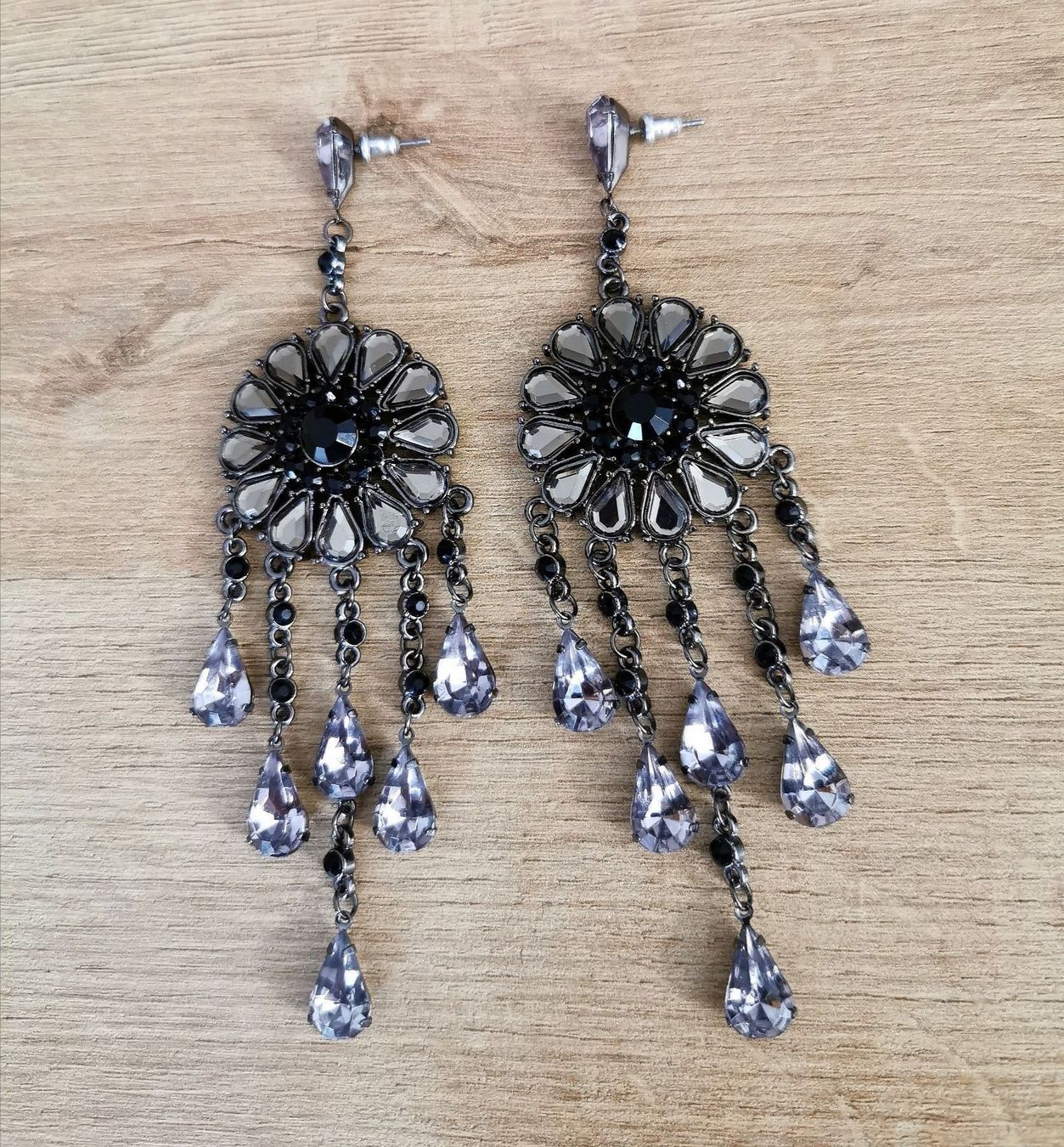 Orecchini pendenti & Orecchini a lobo: Boucles d'oreilles en strass – Nuovo (secondo la descrizione) da Veyrier venduto da Leilazizou