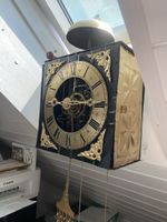 Wanduhr mit Glocke, Pendel und Gewichte