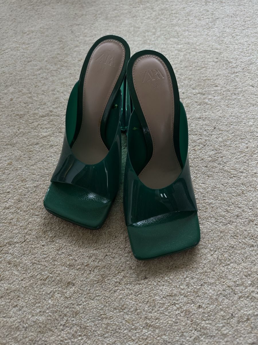Zara Damenschuhe: Zara Green Mules, Size 38 – Gebraucht aus Blonay von sae_6sgw