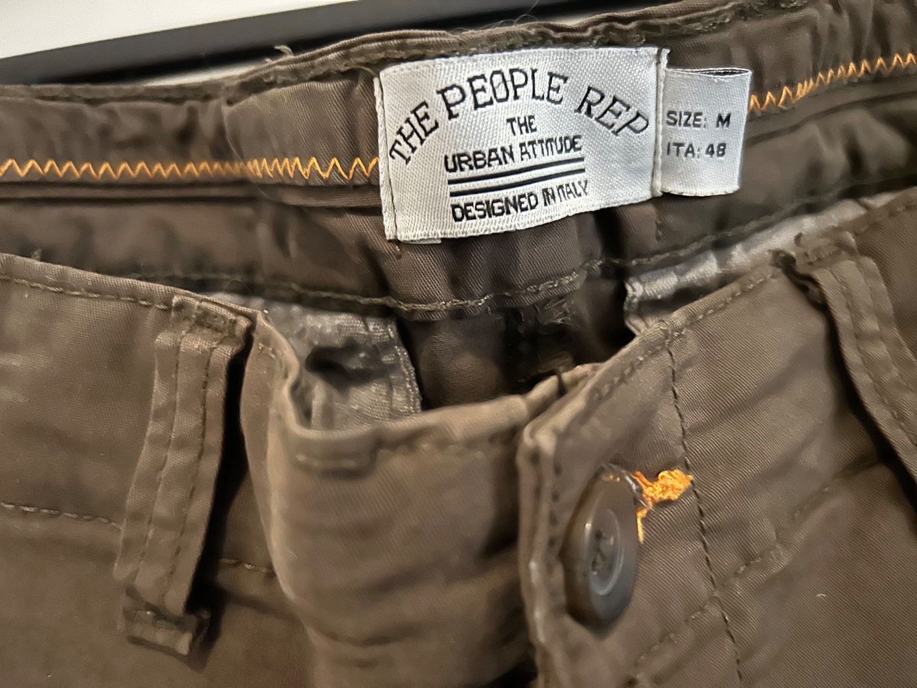 Pantaloni: Kurze Hosen – Usato da Zumikon venduto da Uranus88 1
