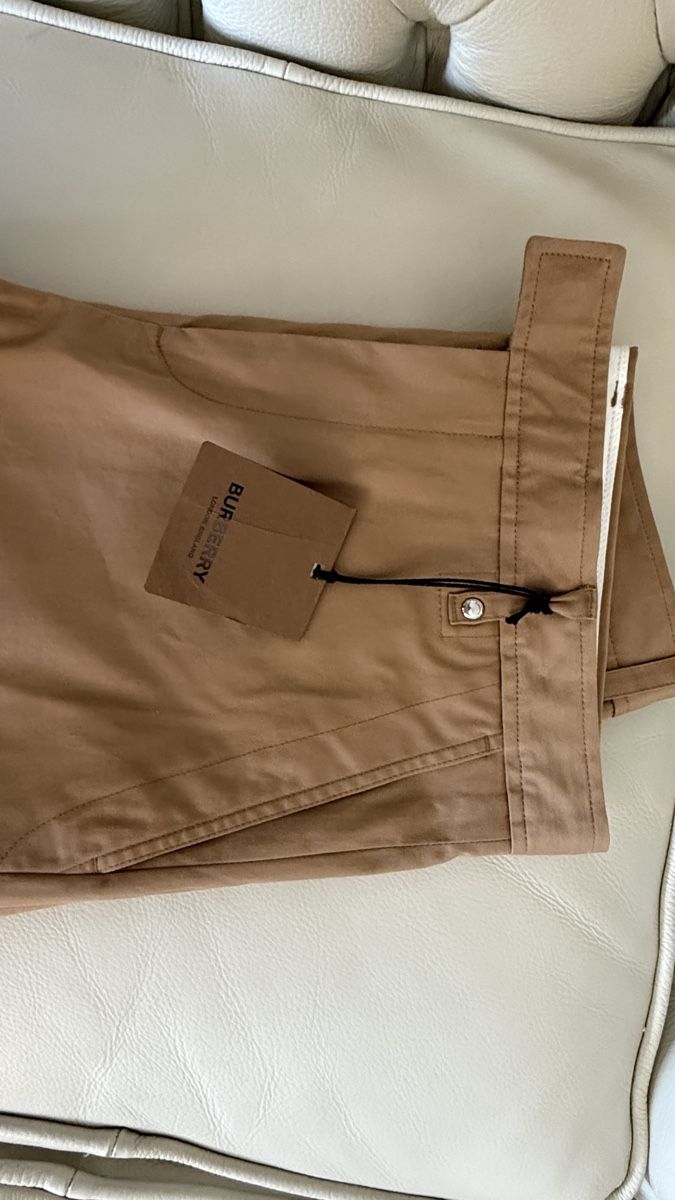 Burberry Pantaloni: Burberry kurze Hosen  – Nuovo e nell'imballaggio originale da Lachen SZ venduto da HelvetiaLuxury 4