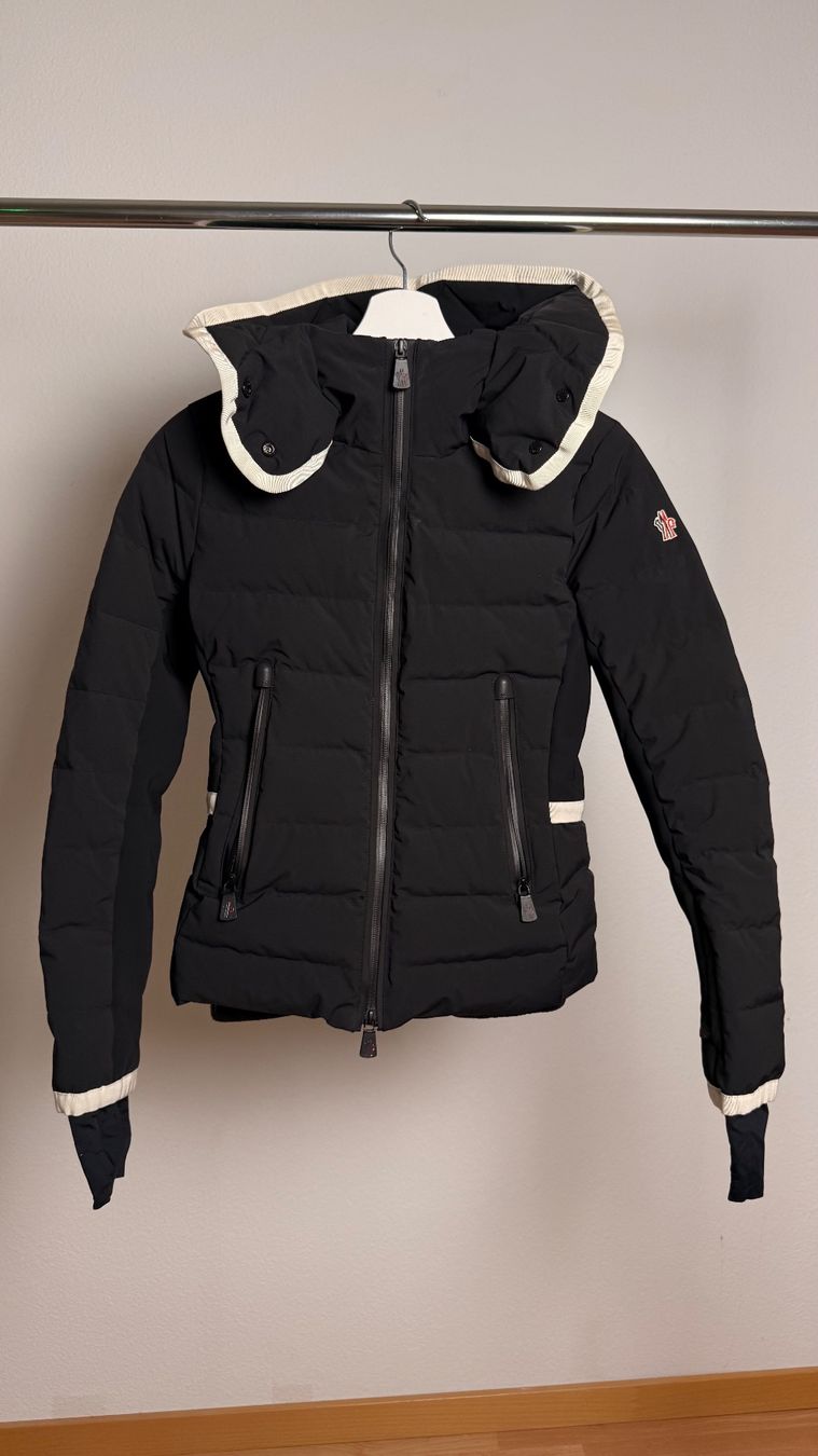 Moncler Giacche: Moncler Grenoble Lamoura – Nuovo (secondo la descrizione) da Burgdorf venduto da ime_f9f6