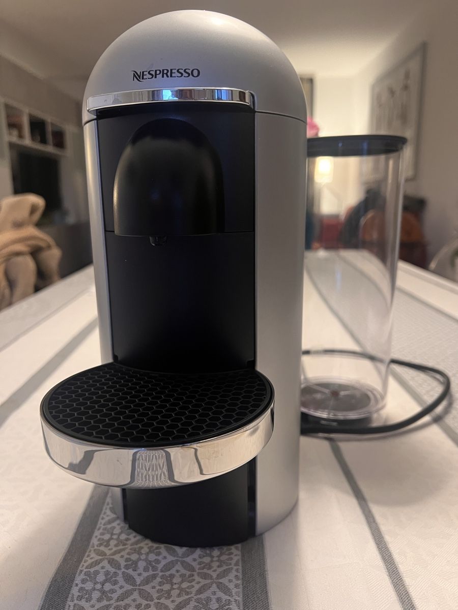 Nespresso Kaffeemaschinen & Espressomaschinen: NESPRESSO Macchina da caffè VERTUO PLUS, usata poco – Gebraucht aus Paradiso von dce_29dc 4