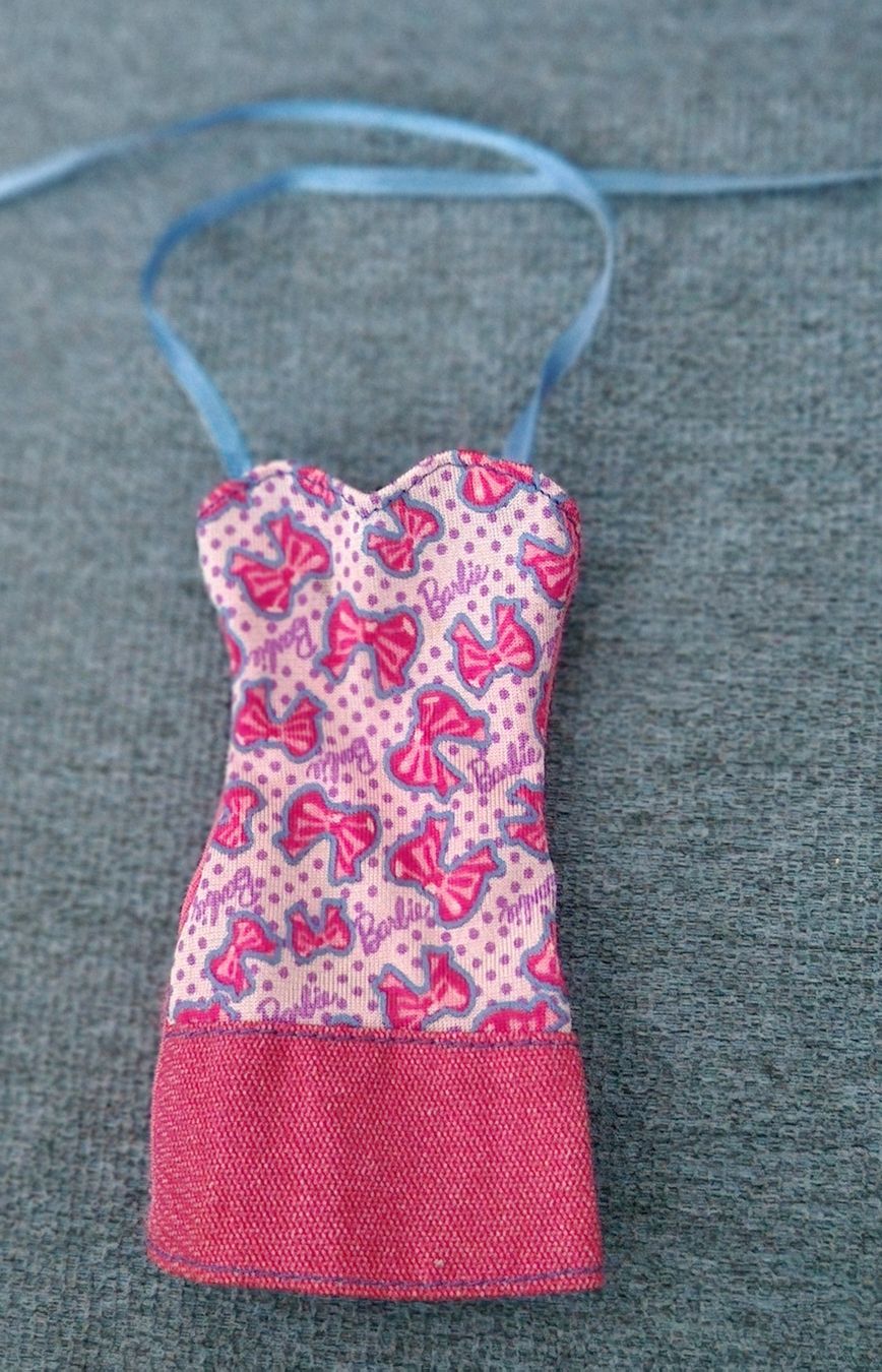 Puppen: Robe pour Barbie – Gebraucht aus Couvet von Pioune