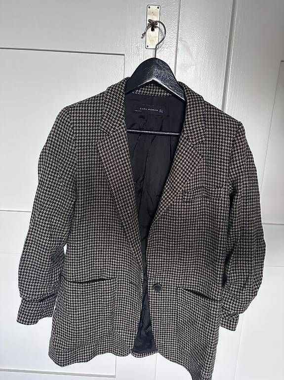 Zara Giacche: Schmal geschnittener Blazer in Grösse S – Usato da Bern venduto da viddra