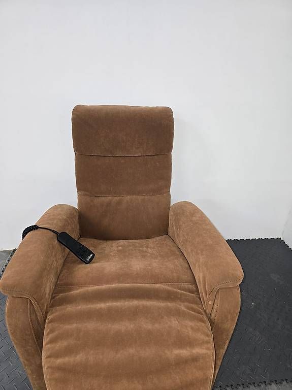 Poltrone: Fauteuil relax électrique avec télécommande, tissu velours – Usato da Salgesch venduto da can_s9gm