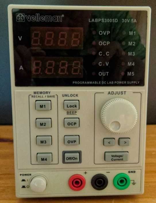 Elettrotecnica: Velleman LABPS3005D, Netzteil analog 30V/5A – Usato da Oberneunforn venduto da Prazki 1