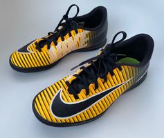 Chaussures de football Nike mercurialX  t. 40