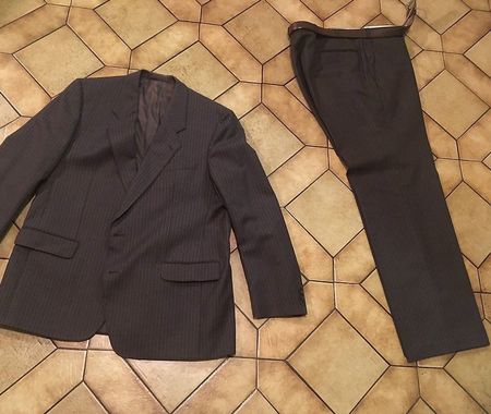 Chicer Herren-Nadelstreifenanzug in braun - Occasion