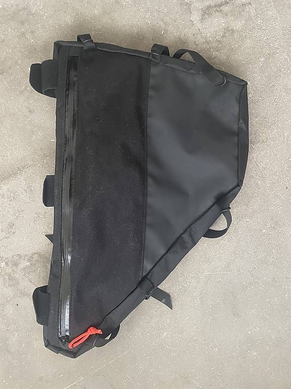 Borse: Restrap Full Frame Bag (9L) – Usato da Uetikon am See venduto da Johanna_A_N 2