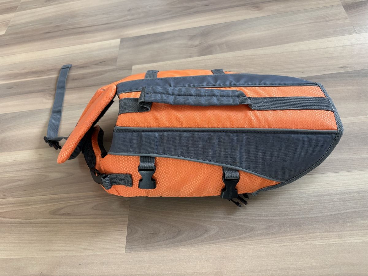Schwimmwesten: Schwimmweste Hund – Gebraucht aus Selzach von Leon21