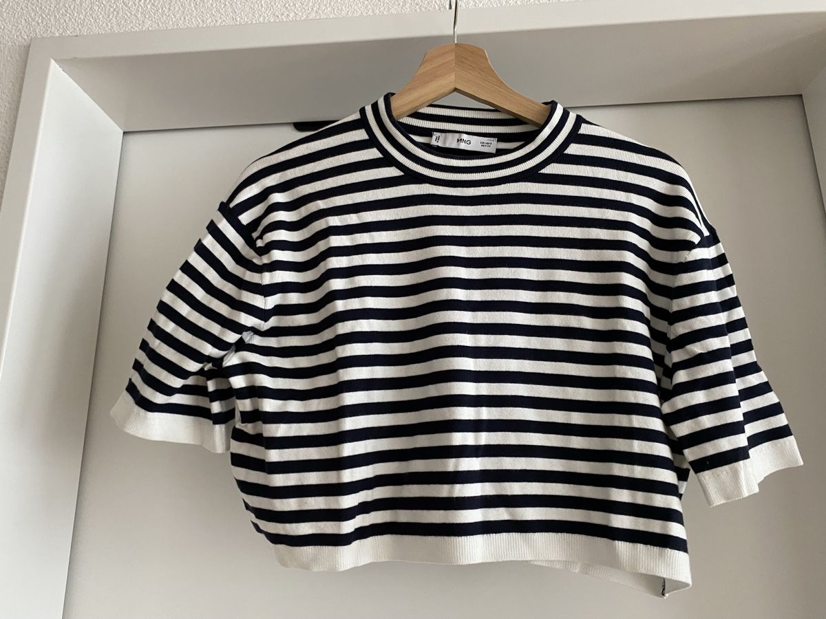 Mango T-Shirts: Cropped Shirt – Gebraucht aus Emmen von Linda-Bachmann