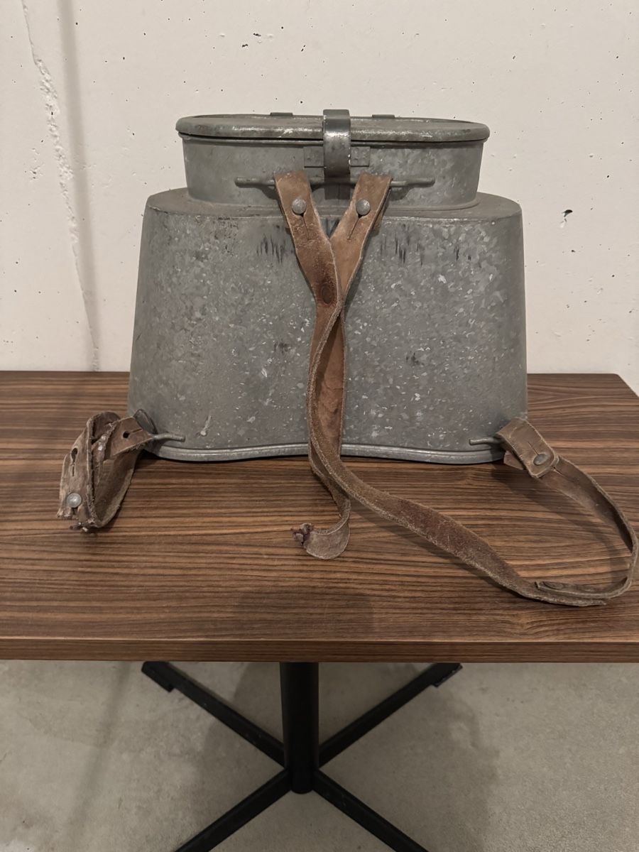 Rucksäcke: Retro Wassertank von Maurer – Gebraucht aus Schaffhausen von Allisonkim