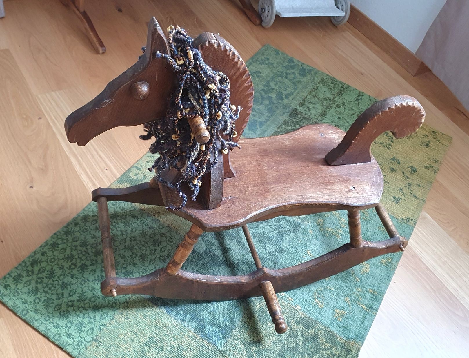 Jouets: antikes Schaukelpferd Holz braun  – D'occasion à Gossau SG par ush_db7j 1