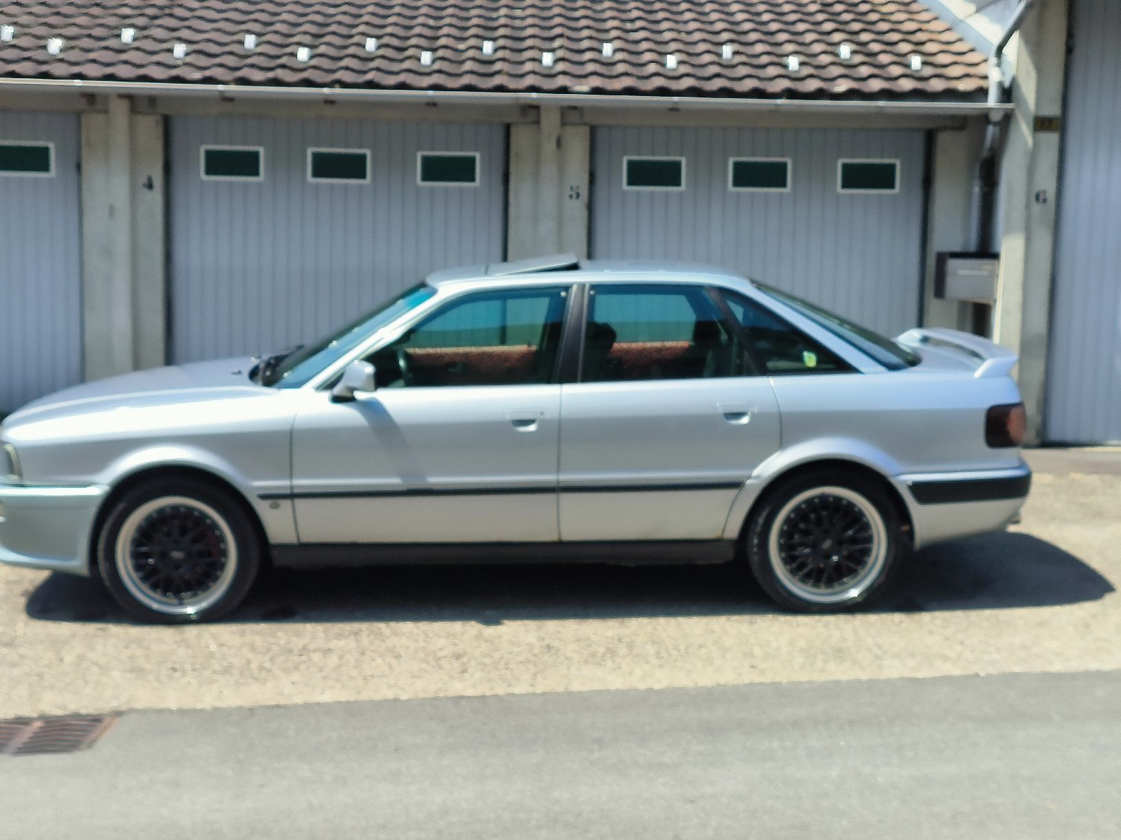 Audi Automobili: Audi 80 Quattro 2.8l V6 – Usato da Wald ZH venduto da J-kunz 2