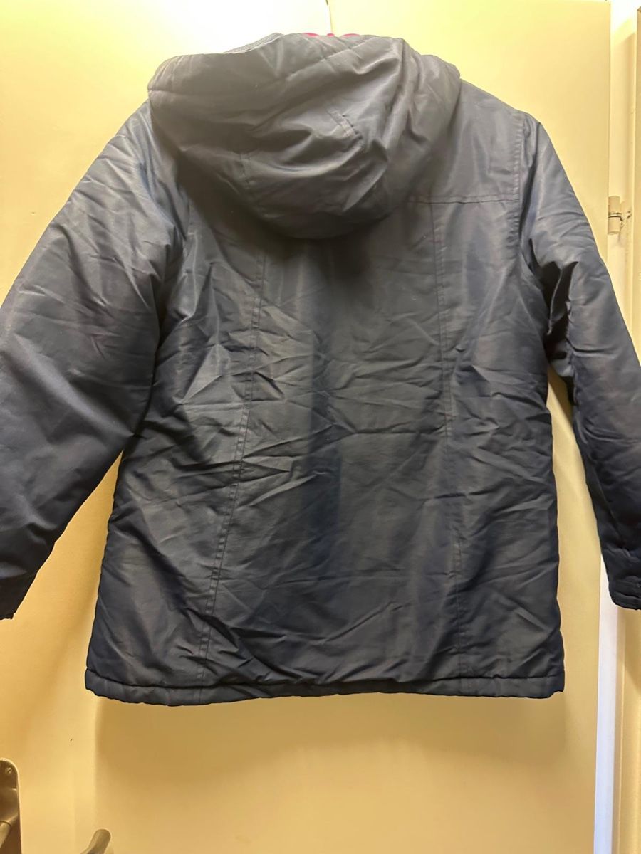 Du Pareil au Même Jacken & Mäntel: Kinderjacke dunkelblau mit Kapuze Grösse 152 – Gebraucht aus Brüttisellen von nat_5622 1